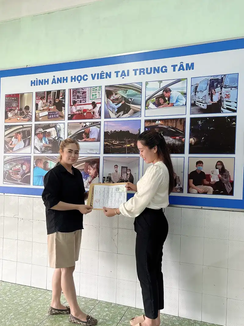 Nhận bằng 1