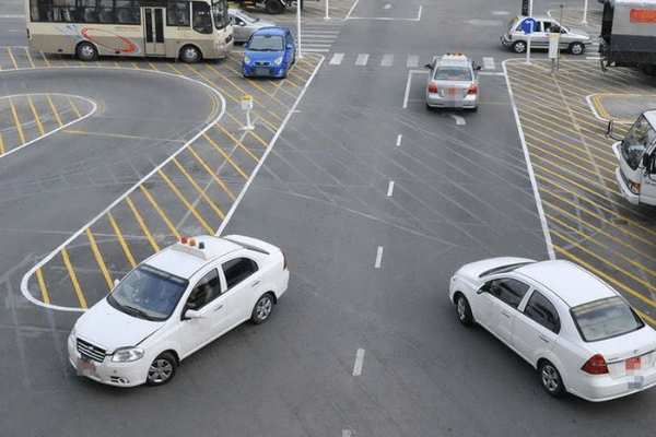 Địa chỉ học bằng lái xe ô tô ở Quận 10 uy tín
