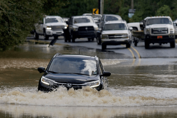 Cách giải quyết khi xe ô tô bị ngập nước mà bạn nên biết