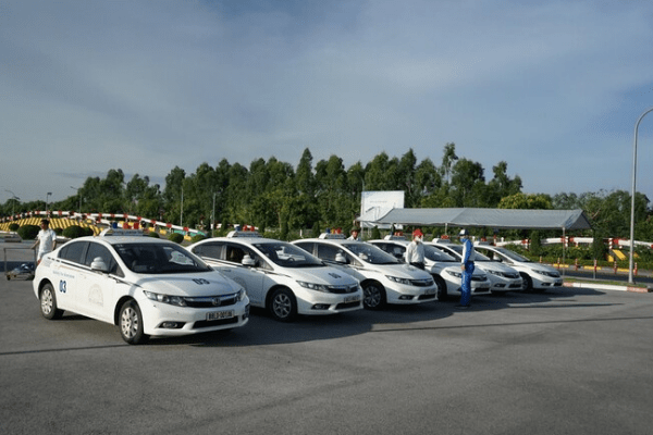 Địa chỉ học bằng lái xe ô tô ở Long Biên uy tín
