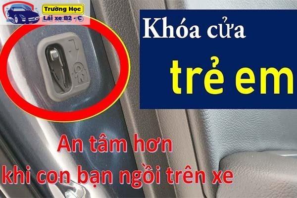 cách mở cửa xe taxi và xe ô tô các loại chuẩn an toàn